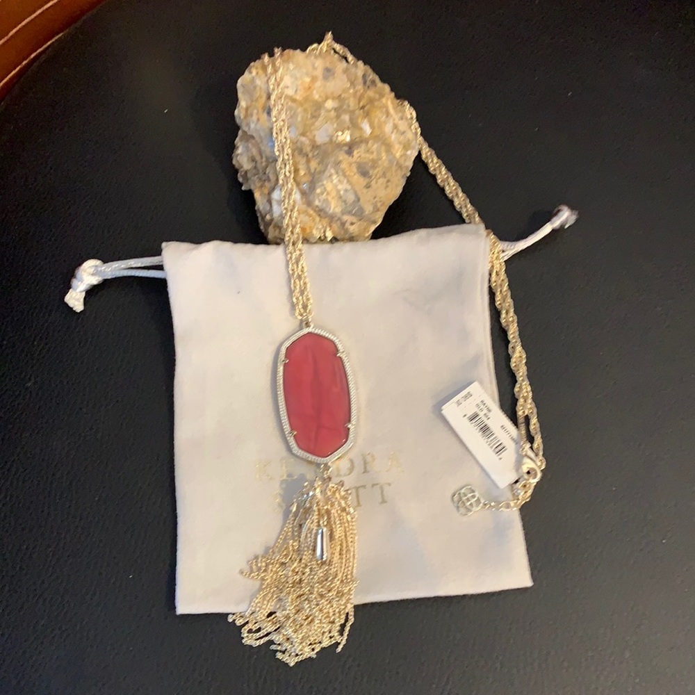 Kendra Scott Rayne Necklace in burgundy Illusion